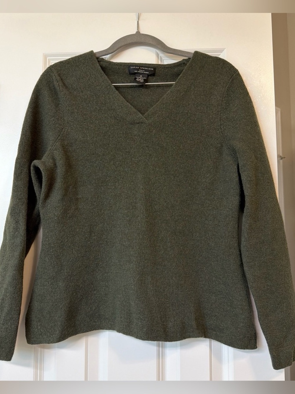 Sarah Spencer 100% Merino Wool Dark Olive V-Neck Pullover Sweater